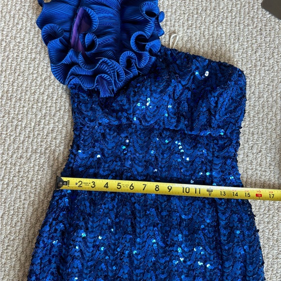 Elegant Blue One Shoulder Dress - Picture 5 of 6